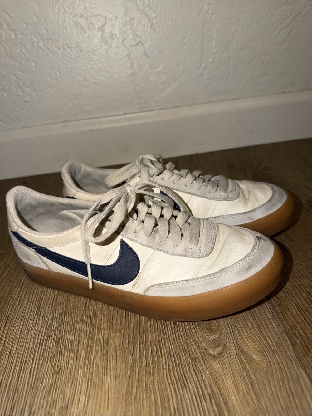 Nike Men’s White Sneakers with Navy Swoosh and Gum Outsole